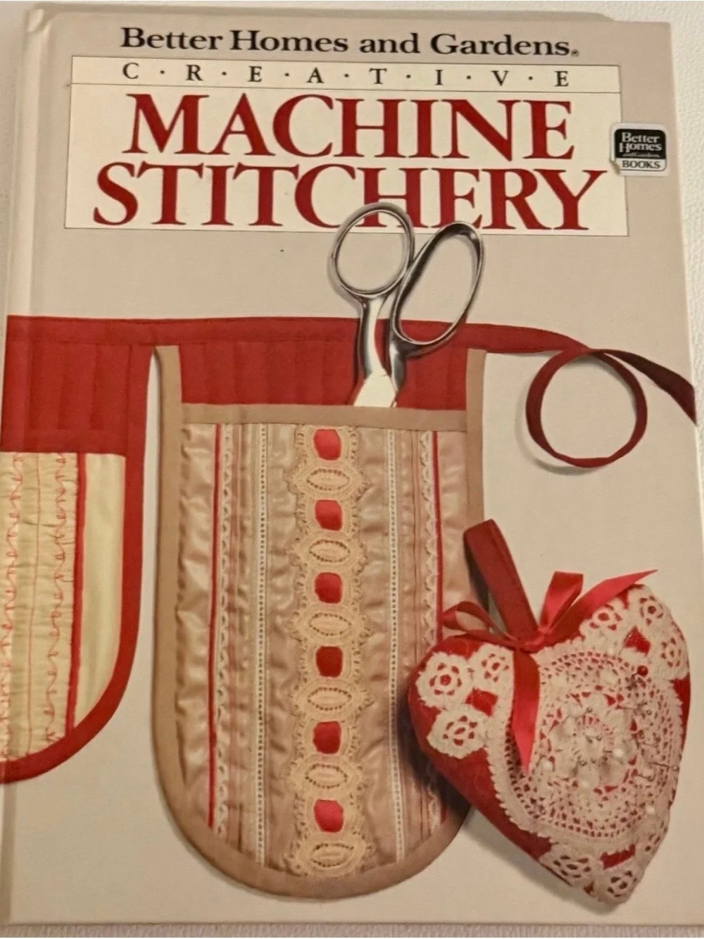 Better Homes & Gardens Creative Stitchery HC Book + Heart Hot Pad Trivet Set VG